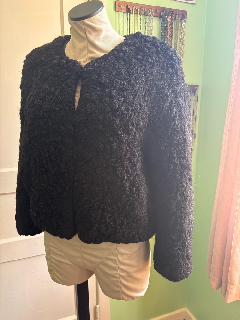 Black Faux Wool Fuzzy Textured Teddy Jacket - Picture 3 of 7